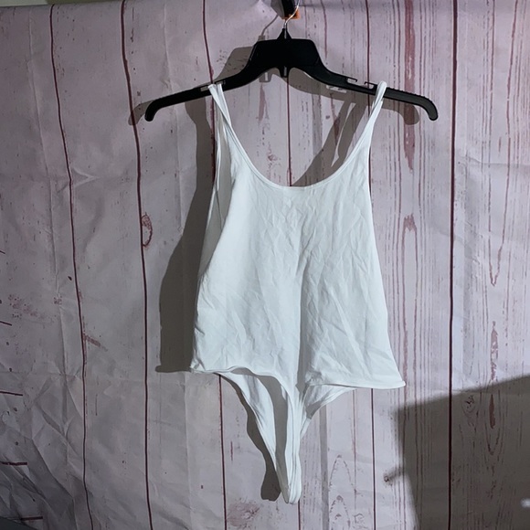 Double Sleeveless Scoop Neck Solid Thong Bodysuit - Picture 3 of 3